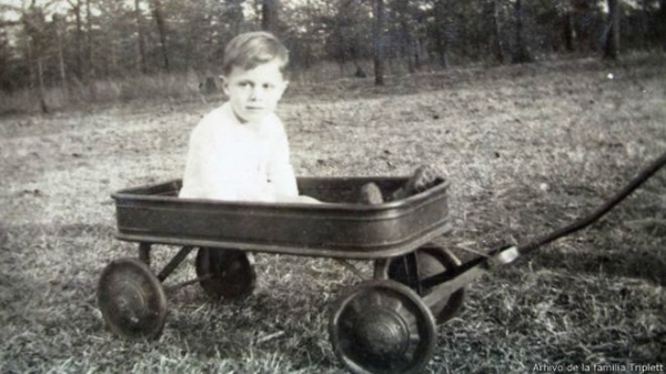 Fue el primer niño del mundo diagnosticado con autismo. La suya es una historia con final feliz.