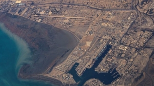 El estrecho de Ormuz se cierra al paso de buques