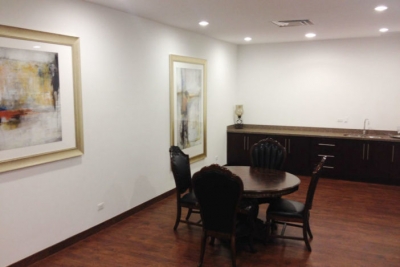 Muebles de lujo en uno de los departamentos encontrados en octubre