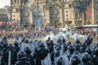 Vista del enfrentamiento durante el mitin conmemorativo del 2 de octubre