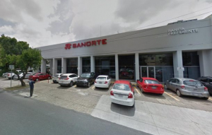 La Policía de Guadalajara informó que el hombre dijo que el asalto fue adentro de la sucursal.