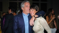 El alto precio que pagó una enfermera por revelar secretos carcelarios de Ghislaine Maxwell, la cómplice de Epstein