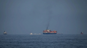 Irán intercepta dos buques y ataca otro en el estrecho de Ormuz