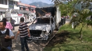 Incendian la cremería San José de Puerto Vallarta y tres vehículos de su propiedad