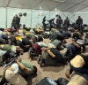 Los activistas de la Flotilla Global Sumud esposados y humillados en el suelo