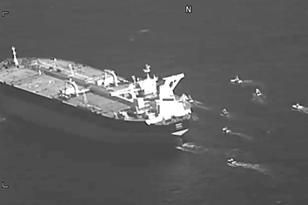 Irán incauta un petrolero extranjero en el estrecho de Omán