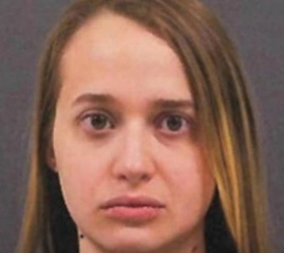 Estadounidense detenida tras filmarse teniendo relaciones sexuales con su perro