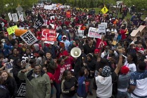 EE.UU.: Al menos 100 detenidos durante la mayor huelga contra McDonald's