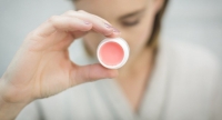 Cuidado con los protectores labiales, pueden ser tóxicos