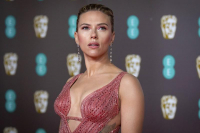 Scarlett Johansson llega a los premios Bafta Film Awards, en el centro de Londres, el 2 de febrero de 2020. Johansson está demandando a Walt Disney Co. por el lanzamiento de "Black Widow" de la compañía, que según ella violó su contrato y la privó de potencial. ganancias. La estrella y productora ejecutiva de "Black Widow" presentó una demanda el jueves 29 de julio de 2021 en el Tribunal Superior de Los Ángeles que decía que su contrato garantizaba un estreno teatral exclusivo.