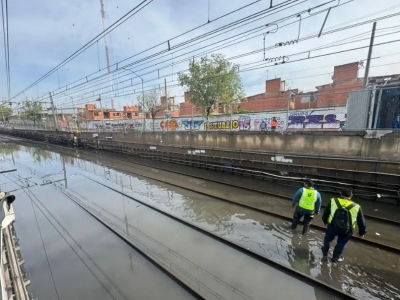 Caos por tormenta: lluvia no vista en 8 años afecta a la CDMX