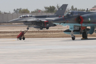 Pakistán ha desplegado 8000 soldados, un escuadrón de cazas y un sistema de defensa aérea en Arabia Saudí.