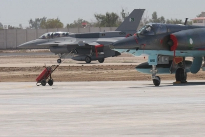 Pakistán ha desplegado 8000 soldados, un escuadrón de cazas y un sistema de defensa aérea en Arabia Saudí.