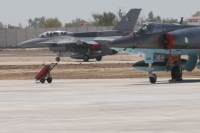 Pakistán ha desplegado 8000 soldados, un escuadrón de cazas y un sistema de defensa aérea en Arabia Saudí.