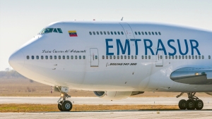 Vista del Boeing 747-300 de la aerolínea de carga venezolana Emtrasur en el Aeropuerto Internacional de Córdoba, Argentina, el 6 de junio de 2022