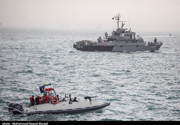 La Armada del CGRI de Irán lanza un simulacro de guerra en el estrecho de Ormuz