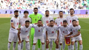 La selección de Irán se alinea antes del partido de cuartos de final contra Japón, durante la Copa Asiática AFC, Qatar, 3 de febrero de 2024.