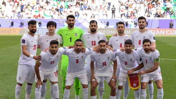 La selección de Irán se alinea antes del partido de cuartos de final contra Japón, durante la Copa Asiática AFC, Qatar, 3 de febrero de 2024.