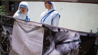 Monjas en una exhibición de la Madre Teresa en los Misioneros de la Caridad en Manila, Filipinas, el 2 de septiembre como parte de su canonización el próximo día 4