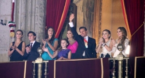 La familia presidencial en el Grito de la Independencia en 2014.