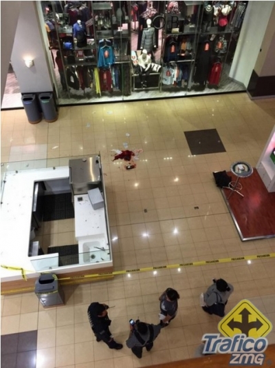 Suicidio en la Gran Plaza Fashion Mall