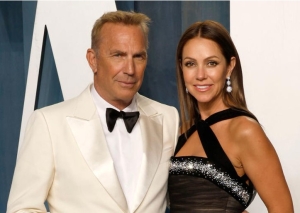Ex esposa de Kevin Costner le exige millones al mes para mantener a sus hijos