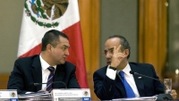 El entonces presidente de México, Felipe Calderón, conversaba con su secretario de Seguridad Pública, Genaro García Luna, 21 de agosto de 2008.