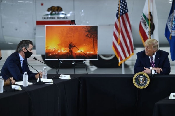 Trump y el gobernador de California Gavin Newsom.