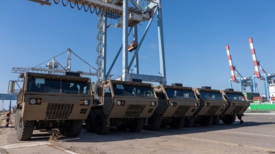 EE.UU. envia camiones militares y vehículos tácticos ligeros a Israel para la agresión contra Irán, el 29 de abril de 2026
