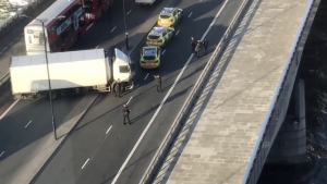 El Puente de Londres después de reportes de un apuñalamiento y un tiroteo, Reino Unido, el 29 de noviembre de 2019.