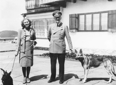 Las bragas de la esposa de Hitler se subastan en Inglaterra por 3,250 euros
