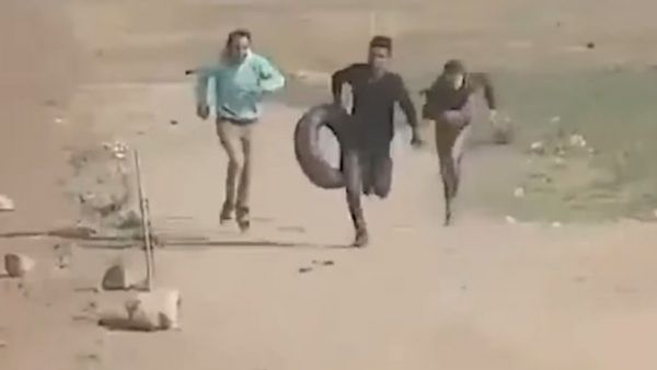 FUERTE VIDEO: Un francotirador israelí mata a un palestino desarmado en la frontera de Gaza