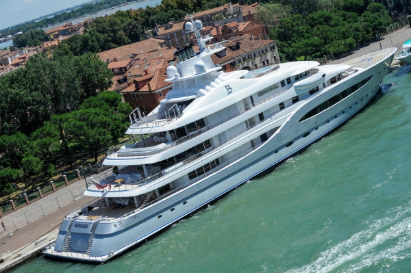 El yate Mayan Queen IV anclado en Venecia.