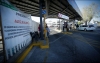 El estacionamiento del Aeropuerto de Guadalajara fue tomado por ejidatarios desde hace 98 días, en demanda del pago de sus tierras.