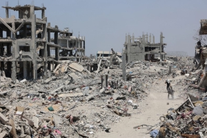 Israel bombardea hospital en Gaza y crece la hambruna infantil