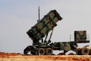 Después de disparar misiles contra el ejército israelí desde Siria, Israel cerró el espacio aéreo del país por temor a un poderoso ataque.