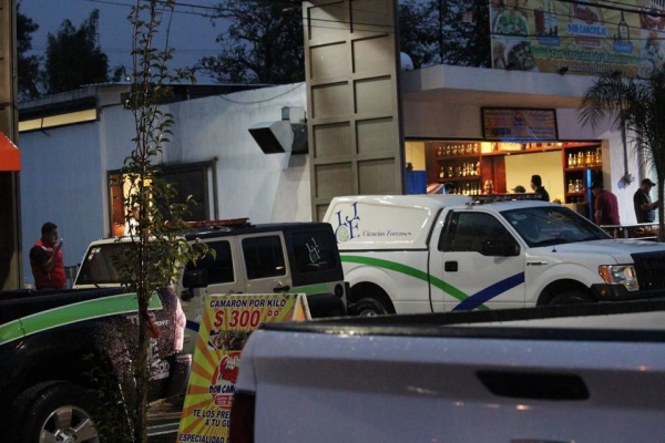 Esta narconómina fue hallada en el sitio de la ejecución de seis hombres armados el 8 de febrero en el restaurante de mariscos Don Cangrejo, en la Colonia La Romita