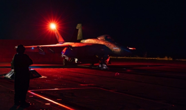 Avión de combate F-18 se estrella en el Mar Rojo tras despegar del Portaaviones Truman