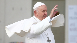 El papa Francisco saluda durante la audiencia general semanal en el Vaticano, 29 de mayo de 2019.