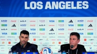 El capitán y el DT de Irán, Mehdi Taremi (i) y Amir Ghalehnoy (d), ofrecieron una conferencia de prensa en LA