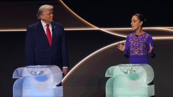 Donald Trump y Claudia Sheinbaum durante el sorteo del Mundial 2026 de la FIFA, Washington, 5 de diciembre de 2025.