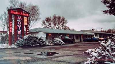 La historia del dueño de un motel que espiaba a sus huéspedes teniendo sexo