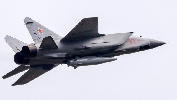 Caza MiG-31K con misil hipersónico Kinzhal