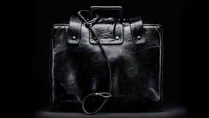 Conozcan el maletín estadounidense de aspecto inofensivo que puede destruir el mundo en minutos