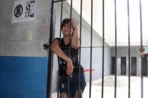 Arrestan a una mujer por no haber lavado la ropa de su marido