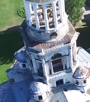 VIDEO: Filmó con un dron la cúpula de una iglesia, pero al ver el video se llevó una "sexual" sorpresa