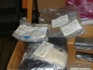 El Ministerio Público Federal también aseguró el inmueble y el vehículo.