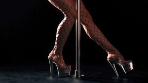 Los echan de un club nocturno por no usar cubrebocas, vuelven y abren fuego con un AK-47: podrían condenarlos de por vida