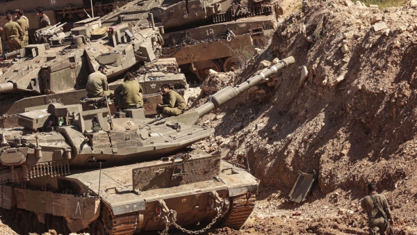 Militares israelíes vuelan una estación de bombeo de agua en el sur del Líbano
