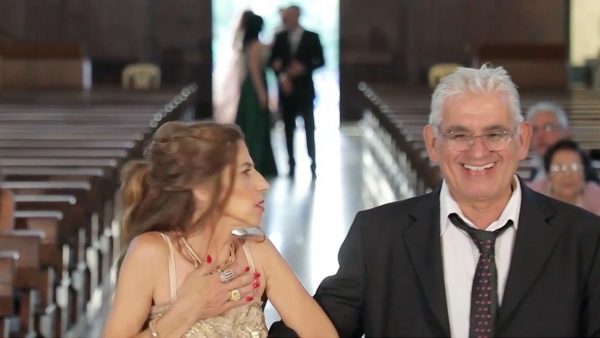 VIDEO: El momento en que la brutal explosión en Beirut sacude una iglesia e interrumpe una boda